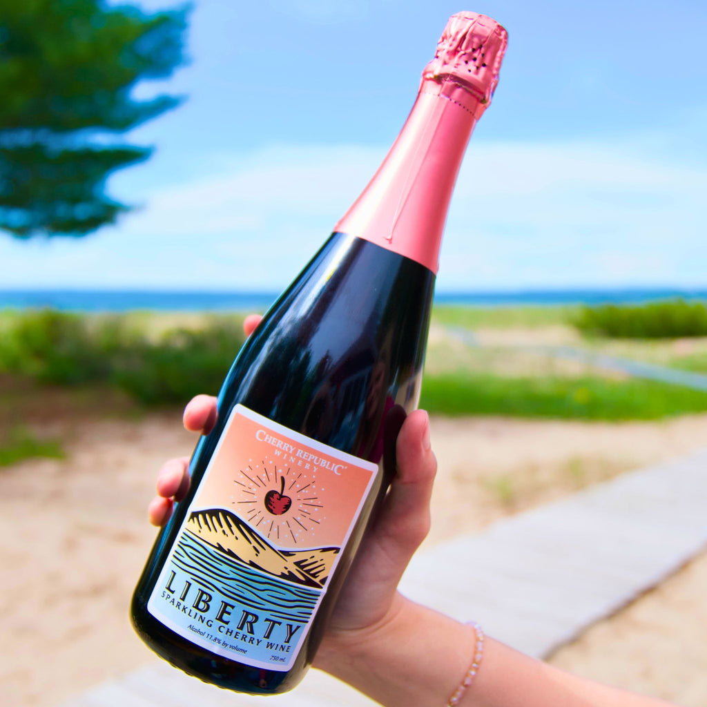 Leelanau Breeze Sparkling Wine | Cherry Republic